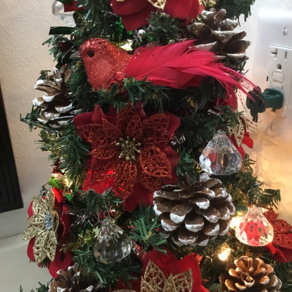 New Handcrafted 22 inch Poinsettia Table top Christmas Tree - Picture 7 of 11